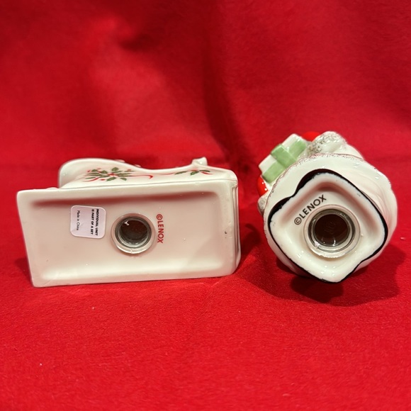 Lenox Holiday Santa and Sleigh Salt & Pepper set - Picture 3 of 5